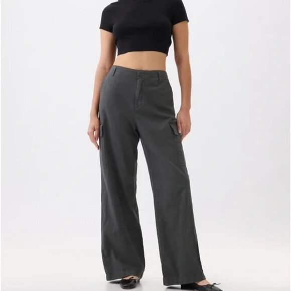 Pants - GAP Loose Khaki Women's Cargo Pants Soft Black Size 2
